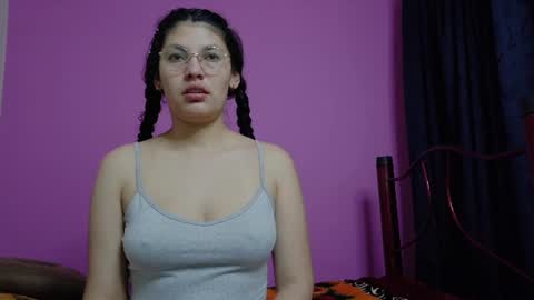 Snapshot of vainilla_cam chatting on 23, 6, 2026 Vainilla online show from 23, 6, 2026
