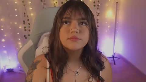 Snapshot of val_luv chatting on 18, 7, 2026 val online show from 18, 7, 2026