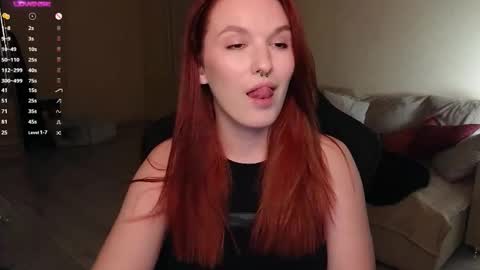 Snapshot of val_manson chatting on 11, 9, 2025 Val online show from 11, 9, 2025