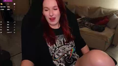 Snapshot of val_manson chatting on 23, 10, 2025 Val online show from 23, 10, 2025