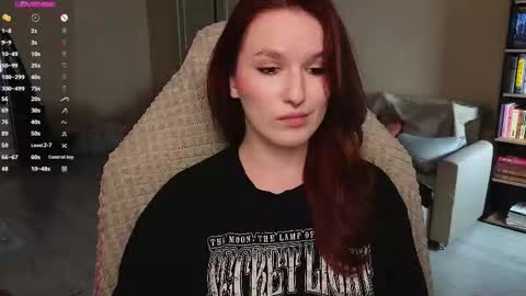 Snapshot of val_manson chatting on 4, 12, 2025 Val online show from 4, 12, 2025