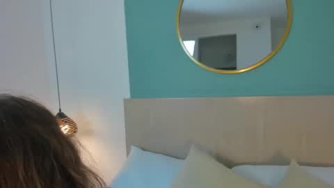 V AL E N online show from 12, 1, 2026