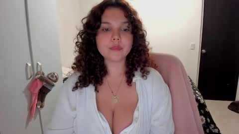 Snapshot of valen_smile_ chatting on 6, 12, 2024 valen_smile_ online show from 6, 12, 2024