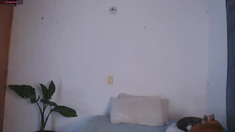 IG-valen mendoza99  twitter valenthompson99 online show from 16, 4, 2026