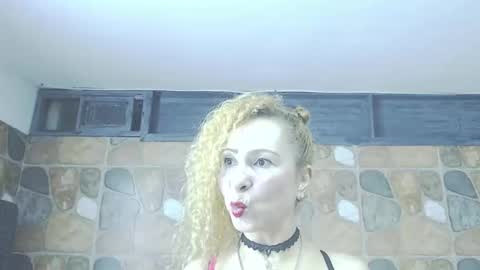 Snapshot of valenciajaqueline45 chatting on 9, 5, 2026 Katyy Love online show from 9, 5, 2026