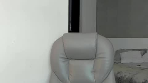 Snapshot of valenjonex chatting on 21, 2, 2025 Angela online show from 21, 2, 2025