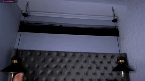 Valentin0 online show from 12, 11, 2025