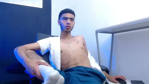 Snapshot of valentin_lux chatting on 9, 3, 2026 VALENTIN online show from 9, 3, 2026