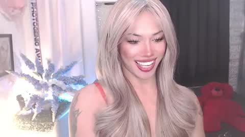 Snapshot of valentina_goddess_tsxxx chatting on 4, 4, 2026 Amanda online show from 4, 4, 2026