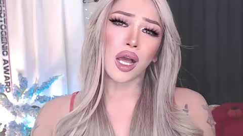 Snapshot of valentina_goddess_tsxxx chatting on 8, 4, 2026 Amanda online show from 8, 4, 2026