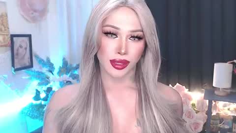 Snapshot of valentina_goddess_tsxxx chatting on 10, 4, 2026 Amanda online show from 10, 4, 2026