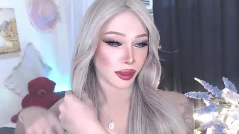 Snapshot of valentina_goddess_tsxxx chatting on 14, 4, 2026 Amanda online show from 14, 4, 2026