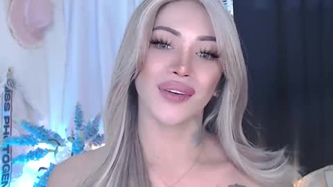 Snapshot of valentina_goddess_tsxxx chatting on 15, 4, 2026 Amanda online show from 15, 4, 2026