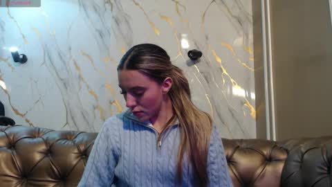 Snapshot of valentina_red18 chatting on 5, 11, 2025 Valentina online show from 5, 11, 2025