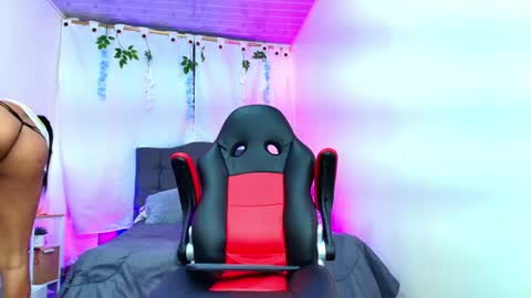 valentina_y_sneiderr online show from 30, 6, 2026