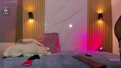 Snapshot of valentinaliux_ chatting on 4, 3, 2026 valentinaliux_ online show from 4, 3, 2026