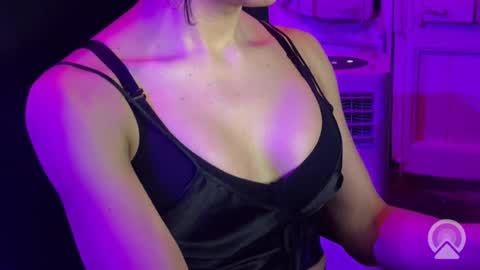 valentinasmilets online show from 8, 8, 2026
