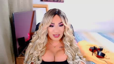 Snapshot of valentinaxqueen chatting on 13, 12, 2024 online show from 13, 12, 2024