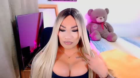 Snapshot of valentinaxqueen chatting on 15, 12, 2024 online show from 15, 12, 2024