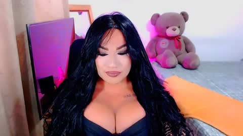 Snapshot of valentinaxqueen chatting on 17, 12, 2024 online show from 17, 12, 2024