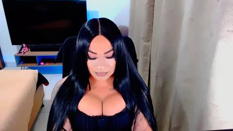 Snapshot of valentinaxqueen chatting on 19, 12, 2024 online show from 19, 12, 2024