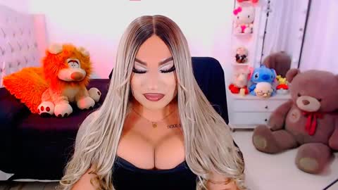 Snapshot of valentinaxqueen chatting on 27, 12, 2024 online show from 27, 12, 2024