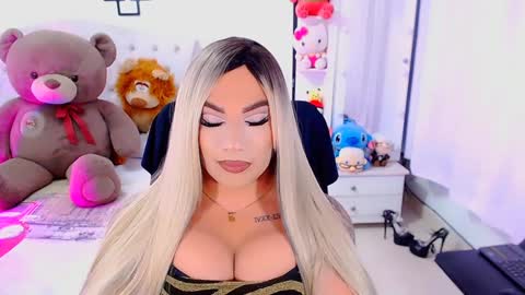 Snapshot of valentinaxqueen chatting on 14, 1, 2025 online show from 14, 1, 2025