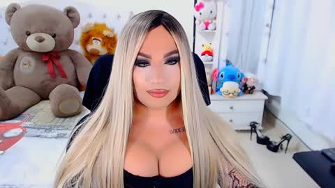 Snapshot of valentinaxqueen chatting on 16, 1, 2025 online show from 16, 1, 2025