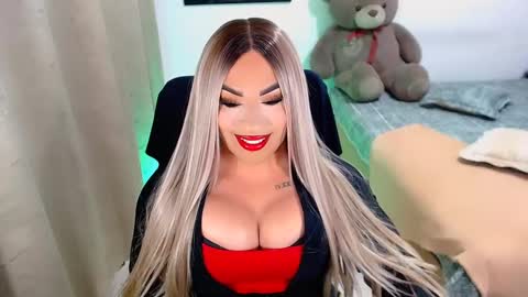 Snapshot of valentinaxqueen chatting on 15, 2, 2025 online show from 15, 2, 2025