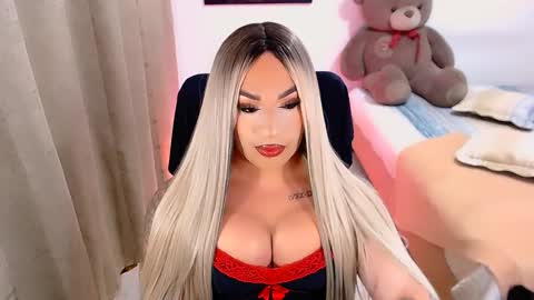 Snapshot of valentinaxqueen chatting on 20, 2, 2025 online show from 20, 2, 2025