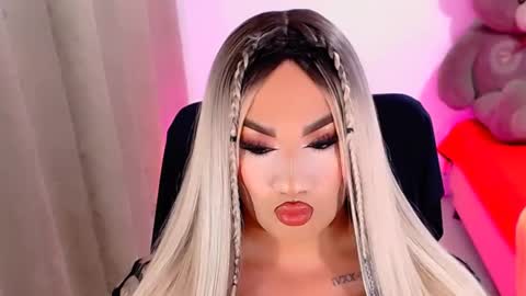 Snapshot of valentinaxqueen chatting on 28, 2, 2025 online show from 28, 2, 2025