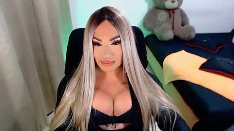Snapshot of valentinaxqueen chatting on 1, 3, 2025 online show from 1, 3, 2025
