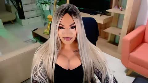 Snapshot of valentinaxqueen chatting on 10, 3, 2025 online show from 10, 3, 2025