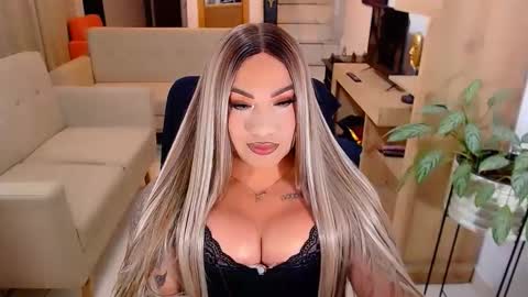 Snapshot of valentinaxqueen chatting on 11, 11, 2025 online show from 11, 11, 2025