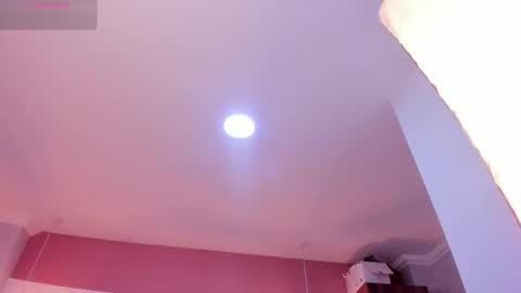 Mia  online show from 17, 11, 2025