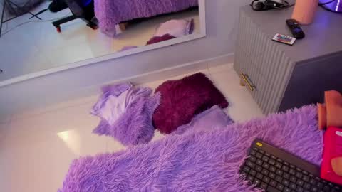 Snapshot of valentine_mia_ chatting on 20, 4, 2026 Mia online show from 20, 4, 2026