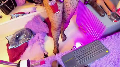 Snapshot of valentine_mia_ chatting on 21, 4, 2026 Mia online show from 21, 4, 2026