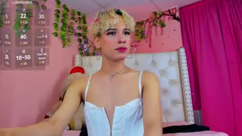 Snapshot of valentinee_xo chatting on 27, 6, 2026 valentinee_xo online show from 27, 6, 2026