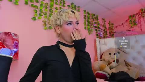 Snapshot of valentinee_xo chatting on 1, 7, 2026 valentinee_xo online show from 1, 7, 2026