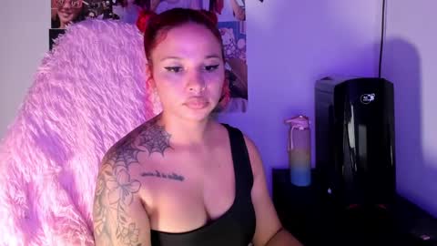 Snapshot of valentinna_5 chatting on 14, 1, 2025 Danielle  Please help me to reach 300 thumbs up online show from 14, 1, 2025