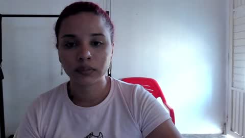 Snapshot of valentinna_5 chatting on 25, 1, 2025 Danielle  Please help me to reach 300 thumbs up online show from 25, 1, 2025