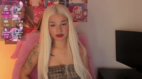 Snapshot of valentinna_5 chatting on 6, 2, 2025 Danielle  Please help me to reach 300 thumbs up online show from 6, 2, 2025