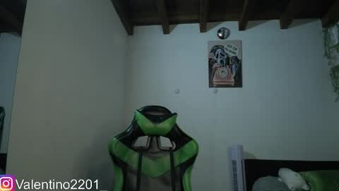 Snapshot of valentino_2201 chatting on 7, 4, 2026 Valentino - 15 OFF valentino2201 online show from 7, 4, 2026