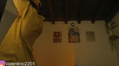 Snapshot of valentino_2201 chatting on 25, 4, 2026 Valentino - 15 OFF valentino2201 online show from 25, 4, 2026