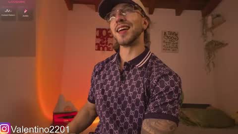 Snapshot of valentino_2201 chatting on 8, 5, 2026 Valentino - 15 OFF valentino2201 online show from 8, 5, 2026