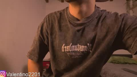 Snapshot of valentino_2201 chatting on 10, 5, 2026 Valentino - 15 OFF valentino2201 online show from 10, 5, 2026