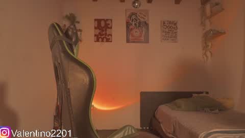 Snapshot of valentino_2201 chatting on 24, 6, 2026 Valentino - 15 OFF valentino2201 online show from 24, 6, 2026
