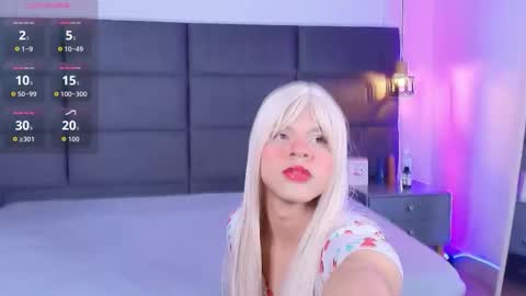 Snapshot of valentino_moon chatting on 24, 11, 2025 valentino moon online show from 24, 11, 2025