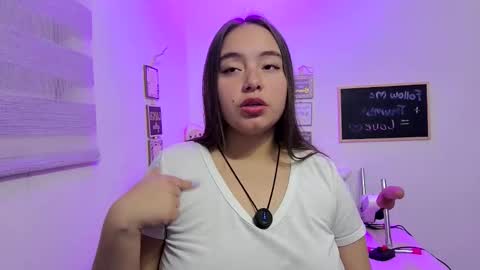 Snapshot of valeria_cherry chatting on 17, 5, 2026 valeria online show from 17, 5, 2026