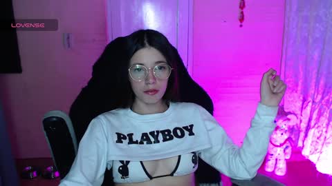 Snapshot of valeria_mendozza chatting on 10, 12, 2024   online show from 10, 12, 2024